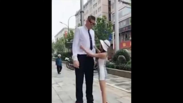 Длинный китаец и китаянка недоросток►решили пожениться