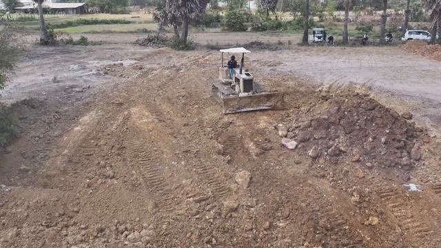 Строительство, территория полностью засыпана