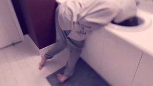 Girl drowns and is saved by brave man