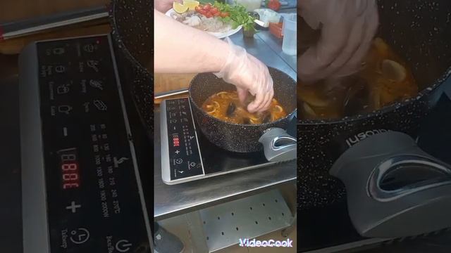 Том Ям Нам Кхон у нас на обед!