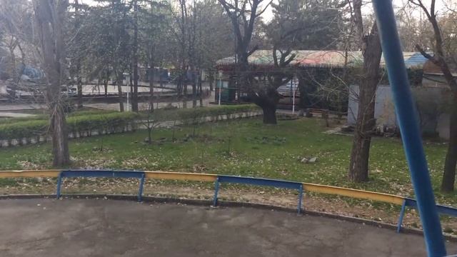 Монастырский остров Днепр. Вова с мамой гуляют по набережной смотреть онлайн