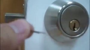 Как открыть дверь