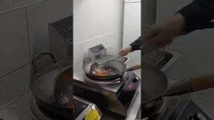 Как жарить в воке часть2