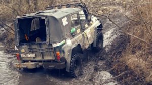 Уаз на Forvard Safari 500 33" в яме