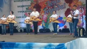 Маша и медведь гусляры зажигают хит сезона. Рок.