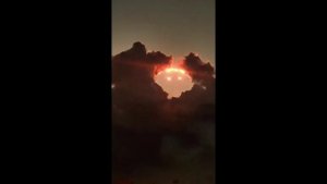 Прекрасный вид на закатное небо или же то, что не следовало видеть людям
