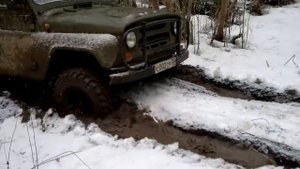УАЗ в колее на Safari 500 33Х12.5