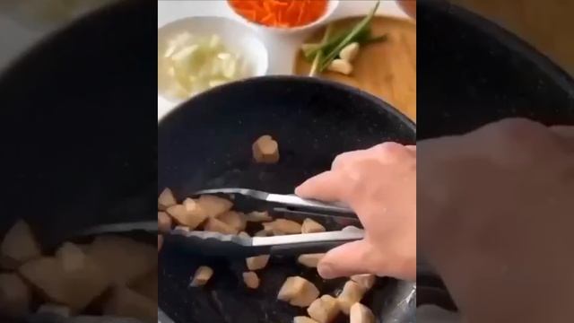 Тёплый_салат_с_курицей_и_баклажанами