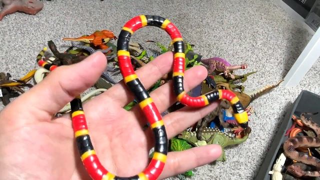 Reptiles vs Dinosaurs - Tyrannosaurus Rex, Spinosaurus, Velociraptor, Crocodile, Ankylosaurus