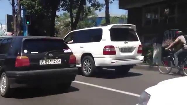 Улетный прикол, ванна на колесах смотреть онлайн