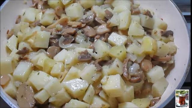 КАРТОШКА С ГРИБАМИ СО СЛИВОЧНО ЧЕСНОЧНЫМ ВКУСНОМ смотреть онлайн