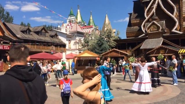 Фестиваль «Русская кухня» в Измайловском Кремле - танцы. Festival Russian cuisine - dance.