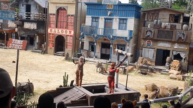 Cowboy stunt show at safari world Bangkok,Thailand- Funny show with real stunts смотреть онлайн