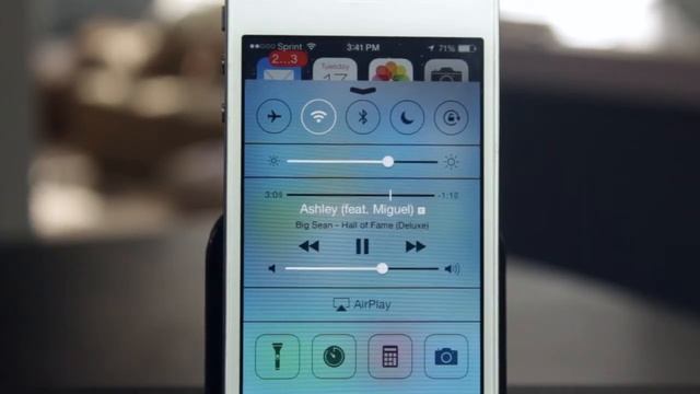 Quick Look at Control Center in iOS 7 смотреть онлайн