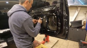 Tank 300 - электропривод багажника