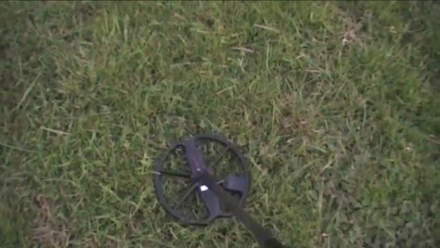 #28 Metal Detecting Old Park with the Minelab Safari смотреть онлайн