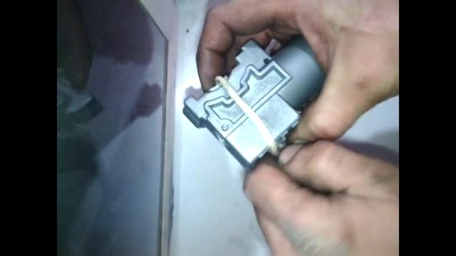 Daewoo Nexia - Разблокировка руля без ключа и замена личинки замка