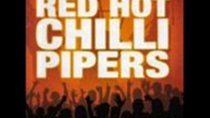 Red Hot Chilli Pipers-Thunderstruck on bagpipe