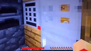 я превратился в жителя и закрыл компоту дверь в майнкрафт