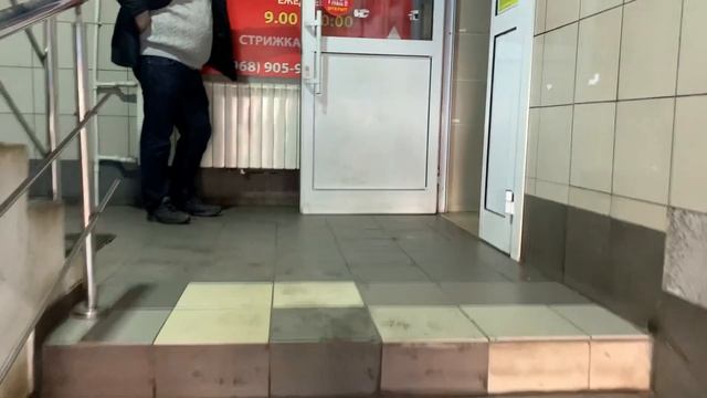 вход в помещение смотреть онлайн