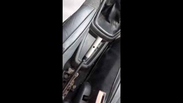 Lada Granta - Болтается ручник и не держит в салоне смотреть онлайн