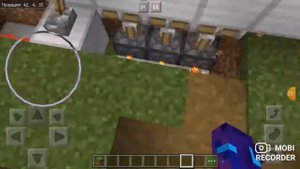 это самые простые но популярные механические двери в Майнкрафте