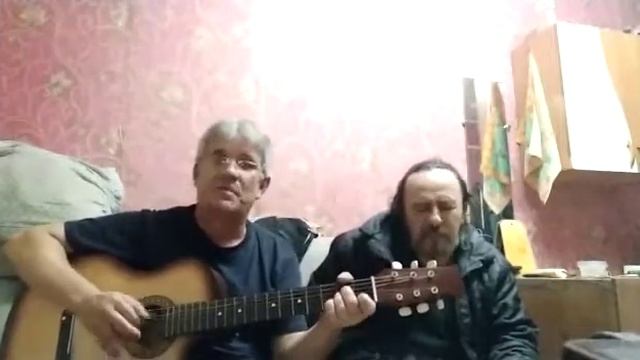 Батя на гитаре исполняет Александра Розенбаума - умница смотреть онлайн