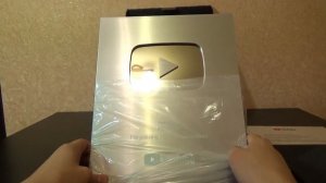 НУБУ ПОДЛОЖИЛИ СЕКРЕТНУЮ ПОСЫЛКУ ПОД ДВЕРЬ! НУБ В МАЙНКРАФТ! НАМ ПРИШЛА СЕРЕБРЯНАЯ КНОПКА ЮТУБ!