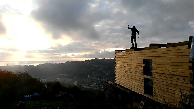 дом из бруса в сочи почти достроили 2 человека а иногда и один смотреть онлайн