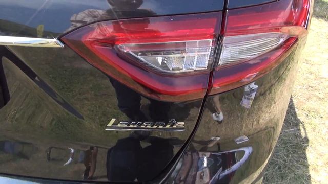 Maserati Levante Car (2023) Exterior Walkaround