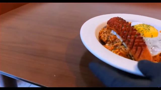 КОРЕЙСКАЯ УЛИЧНАЯ ЕДА - КОЛБАСА КИМ ЧИ ЖАРЕННЫЙ РИС + ОМЛЕТ смотреть онлайн