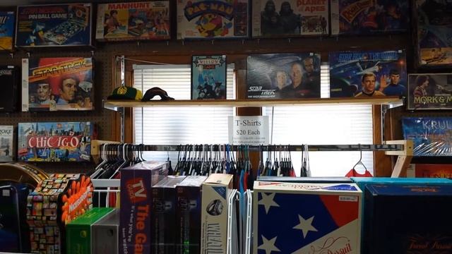 Board games, tshirts, and a look through the window into the G.I.Joe room смотреть онлайн