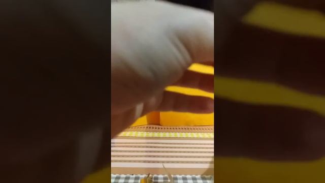 Ем конфеты которые мне подарили часть 1