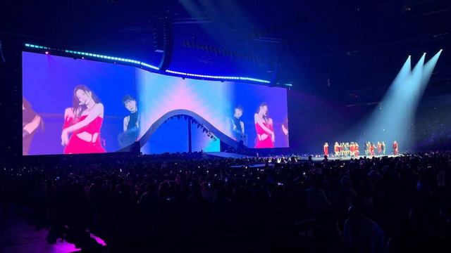 TWICE - "Brave" (Live in Las Vegas) смотреть онлайн