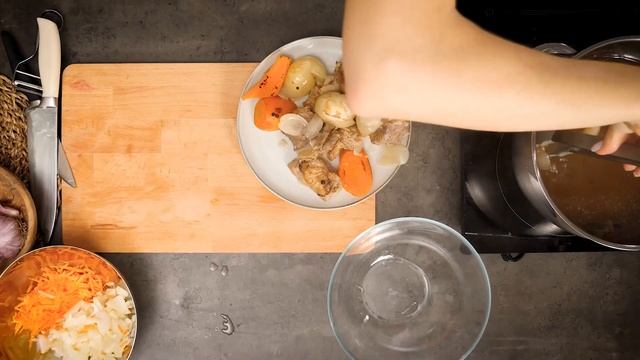 Сытная солянка с легкой кислинкой и секретным ингредиентом смотреть онлайн