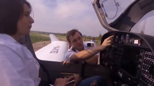 Дарья на дне открытых дверей БЛУГА 2019 г Краткий курс управления самолетом Даймонд ДА40