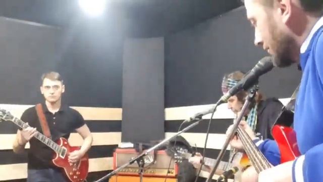 кавер - версия на песню "Закрой за мной дверь" Виктор Цой. репетиция г. Москва. Декабрь 2021 год. смотреть онлайн