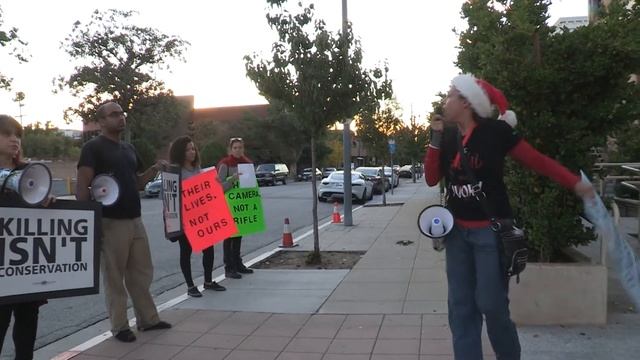 Sparsely Attended Safari Club International Holiday Party Protest смотреть онлайн