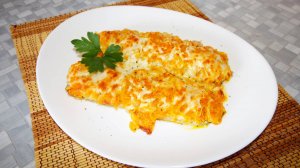 Скумбрия, запеченная под овощами и сыром