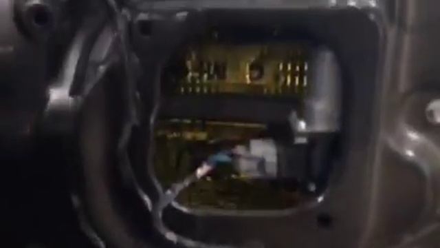 Золотистая виброизоляция разместились на подготовленном участке двери - делаем тише Митсубиси Лансе смотреть онлайн