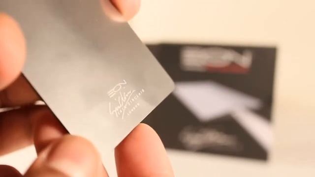 20 Фонарик кредитка Iain Sinclair EON Classic смотреть онлайн