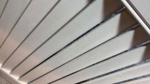 Покраска дверей жалюзи.