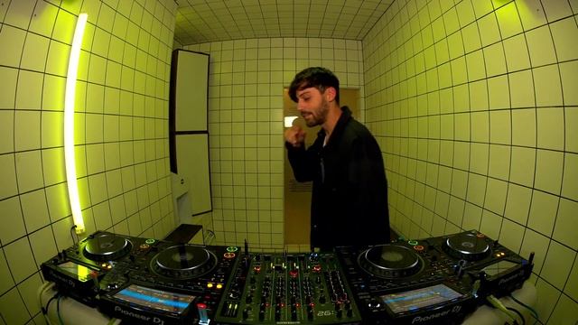 Human Safari | HÖR - October 27 / 2023 смотреть онлайн