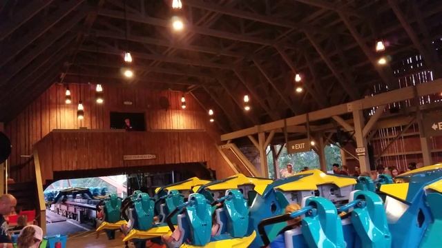 Holiday World & Splashin' Safari Review - Santa Claus, Indiana смотреть онлайн