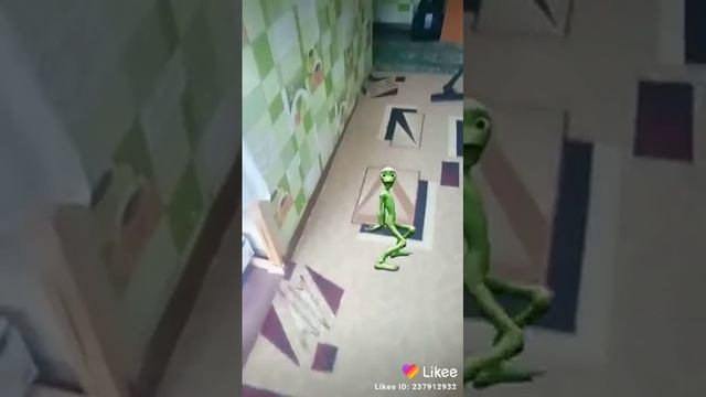 Этот человек у меня на кухне танцует😳😳 смотреть онлайн