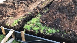 Копаем фундамент под дом, погода вносит свои коррективы. Разбираем армокаркас и заново собираем.