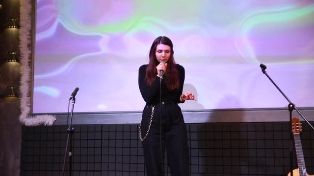 Анна Алекс - Открылась дверь подъездная... смотреть онлайн