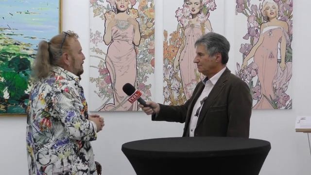 Daniel Amberg zeigt FLOWER POWER in der CITYgalleryVIENNA смотреть онлайн