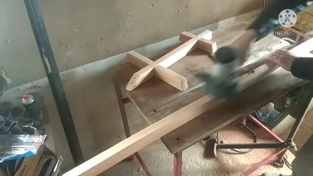 деревянная вешалка