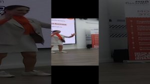 Хорошо, хорошо, да! Двигаемся, хлопаем, говорим с эмоциями и перезагружаемся! Таня Найденова